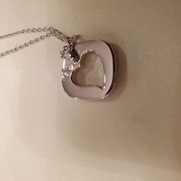 SWAROVSKI HEART NECKLACE - Picture 5 of 7